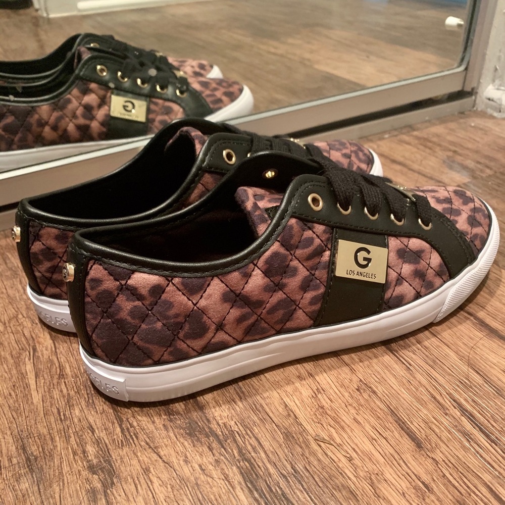 Leopard print tennis shoes!